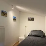 Apartment Grosse Schoene Mansardenwohnung Mit 2 Balkonen