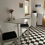 Apartment Grosse Schoene Mansardenwohnung Mit 2 Balkonen