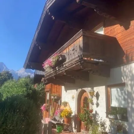 Appartamento Grosse Schoene Mansardenwohnung Mit 2 Balkonen *