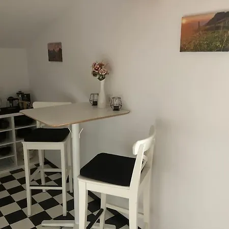 Grosse Schoene Mansardenwohnung Mit 2 Balkonen * Lofer