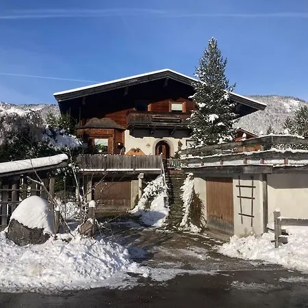 Appartamento Grosse Schoene Mansardenwohnung Mit 2 Balkonen Lofer