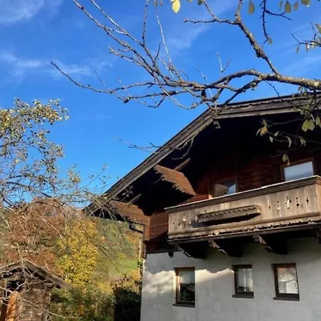 Grosse Schoene Mansardenwohnung Mit 2 Balkonen *