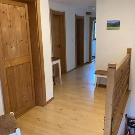 Apartament Grosse Schoene Mansardenwohnung Mit 2 Balkonen Lofer