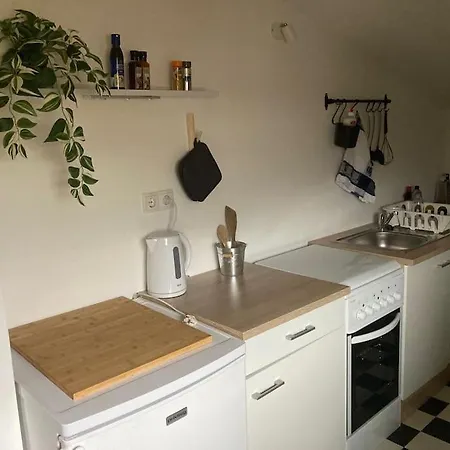 Grosse Schoene Mansardenwohnung Mit 2 Balkonen *