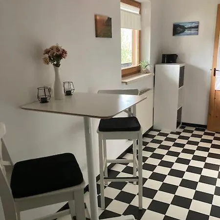 Apartament Grosse Schoene Mansardenwohnung Mit 2 Balkonen