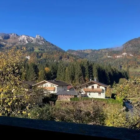Grosse Schoene Mansardenwohnung Mit 2 Balkonen Apartament *