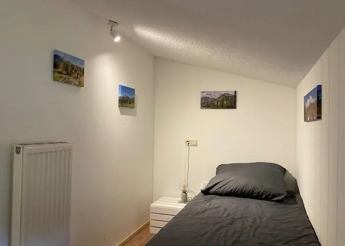 דירה Grosse Schoene Mansardenwohnung Mit 2 Balkonen