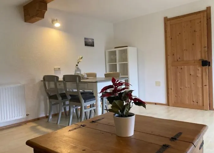 דירה Grosse Schoene Mansardenwohnung Mit 2 Balkonen *