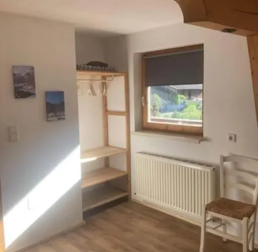 Grosse Schoene Mansardenwohnung Mit 2 Balkonen ローファー