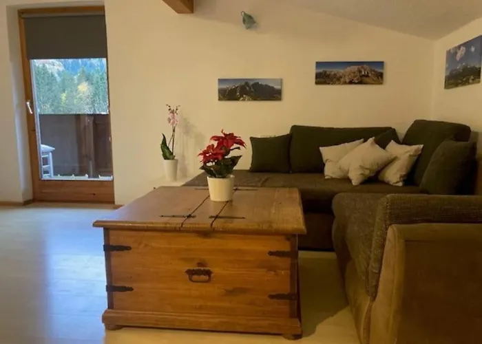 Apartment Grosse Schoene Mansardenwohnung Mit 2 Balkonen *